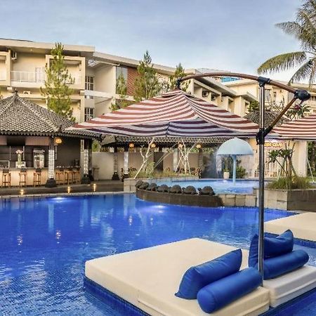 The Wujil Resort & Conventions Semarang Exteriör bild