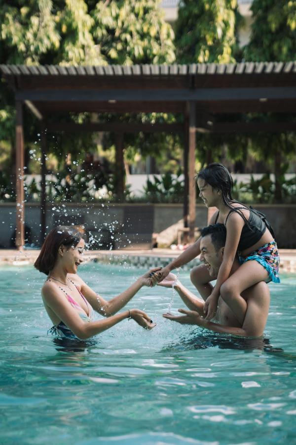 The Wujil Resort & Conventions Semarang Exteriör bild