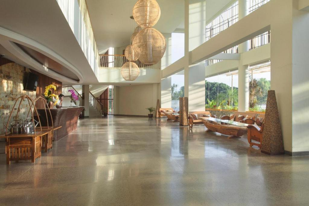 The Wujil Resort & Conventions Semarang Exteriör bild