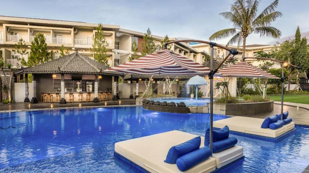 The Wujil Resort & Conventions Semarang Exteriör bild