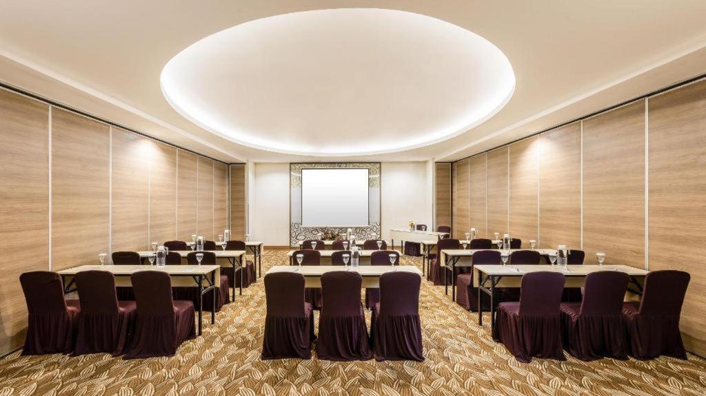The Wujil Resort & Conventions Semarang Exteriör bild